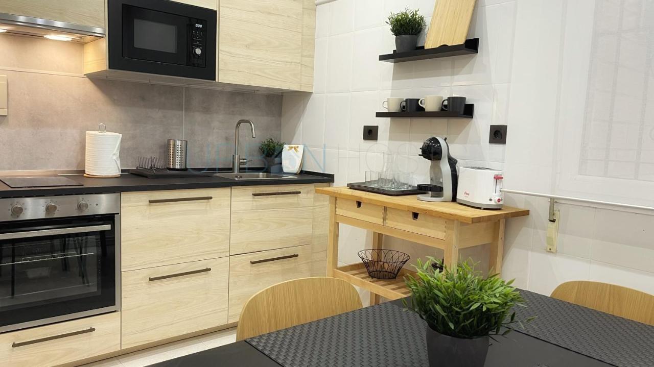 Vivienda Turistica Urbana En Santuchu, Comoda, Funcional Y Con Parking บิลเบา ภายนอก รูปภาพ